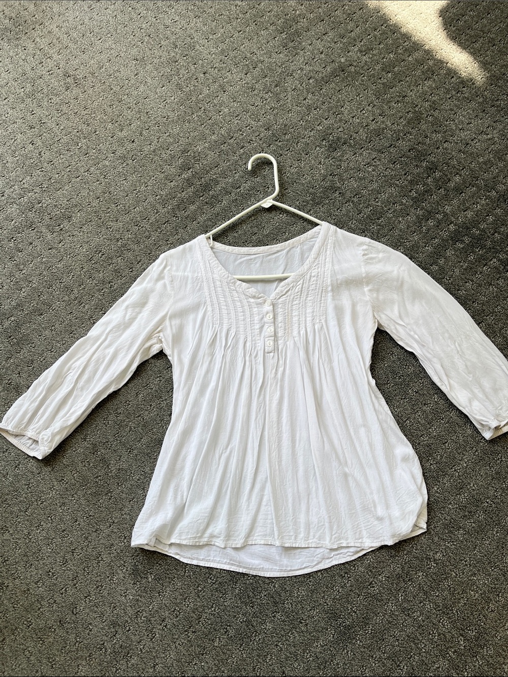 Women's White Pintuck V-Neck Tunic Top
